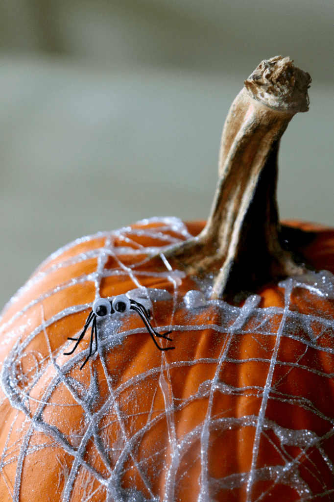 no-carve-pumpkin-ideas-spiders