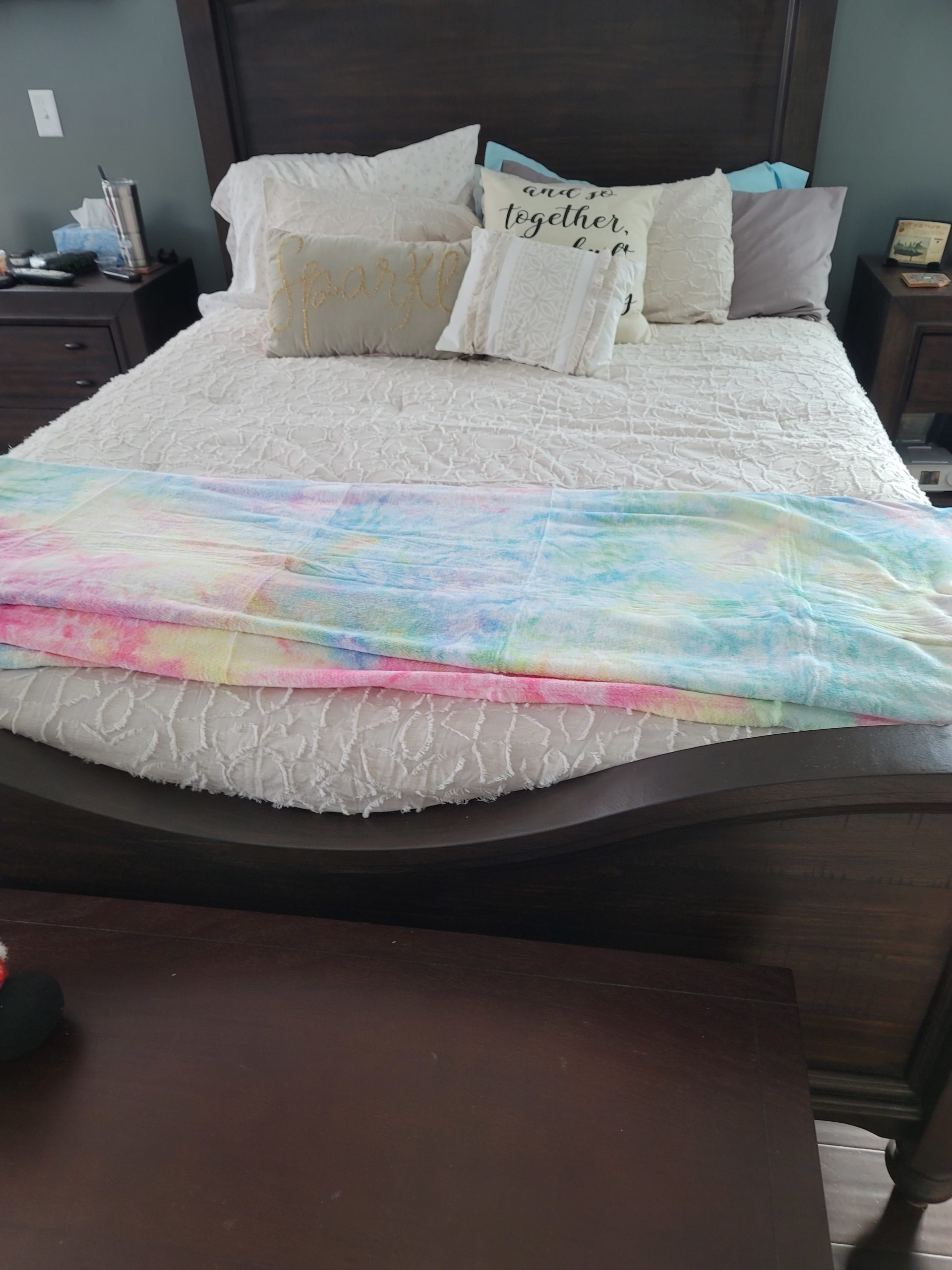 Elegear Tie-dye Rainbow Flannel Blanket – Holiday Gift Idea for Teen / Tweens